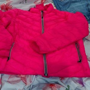 HOT PINK WINTER ÇOAT SZ. MED. RUNS Small...VERY VERY LIGHT ... NO STRETCH